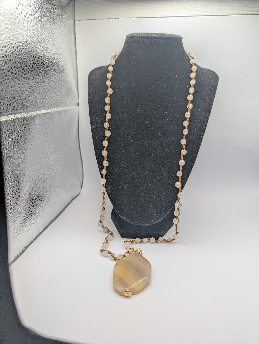 Beaded Gold-Tone Necklace with Beige Agate Pendant